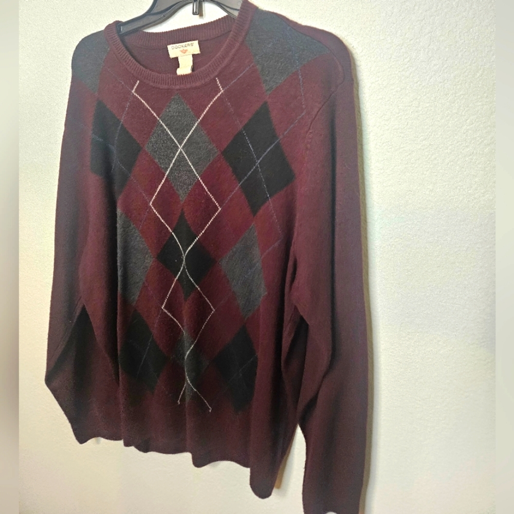 3/$30 Dockers Men's Crew Neck Sweater